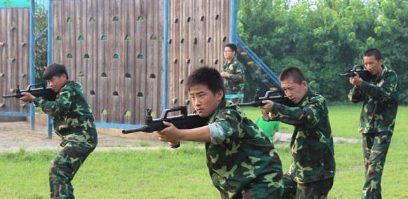 軍事夏令營(yíng)應(yīng)該提前報(bào)名嗎？